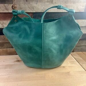 Portland Leather Goods large Surf Kangaroo, EUC (carried one time).